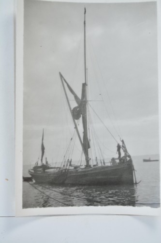 Sailing barge primrose boat - barge,