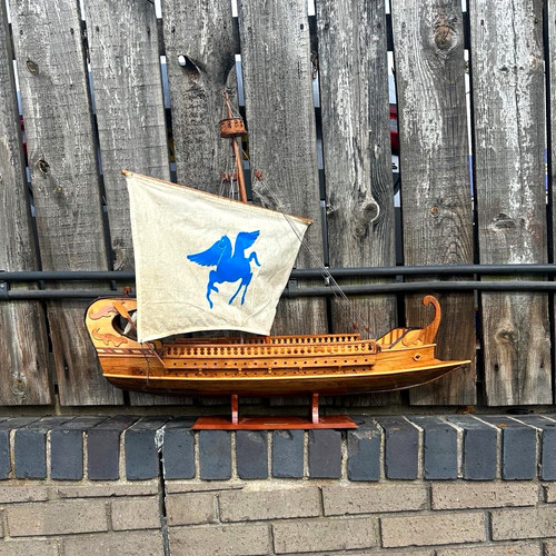 Wooden sailing ship model - sailing,